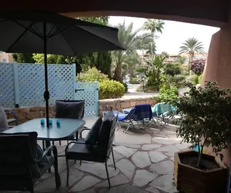 Limnaria Gardens Two Bed With Terrace And Pool Close To דירה פאפוס