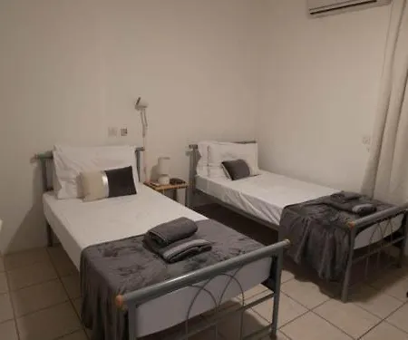 דירה Limnaria Gardens Two Bed With Terrace And Pool Close To פאפוס