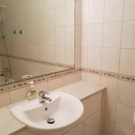 Limnaria Gardens Two Bed With Terrace And Pool Close To Lejlighed *
